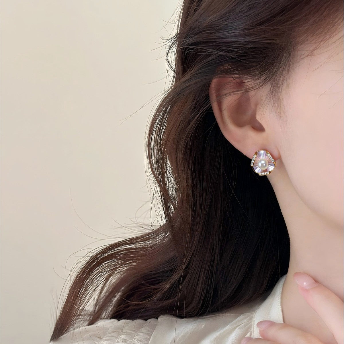 61 Natural freshwater pearl earrings Simple and fashionable lotus leaf shaped earrings Micro zircon pearl earrings