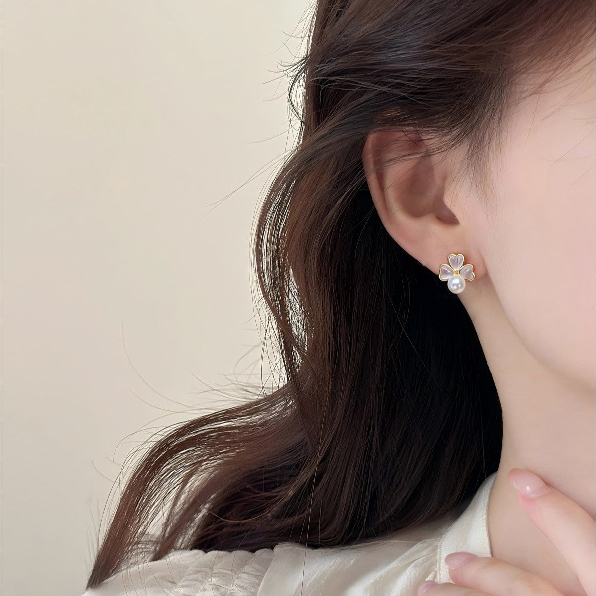 66 Natural freshwater pearl earrings Cat's eye stones Clover pearl earrings Fashionable internet famous earrings