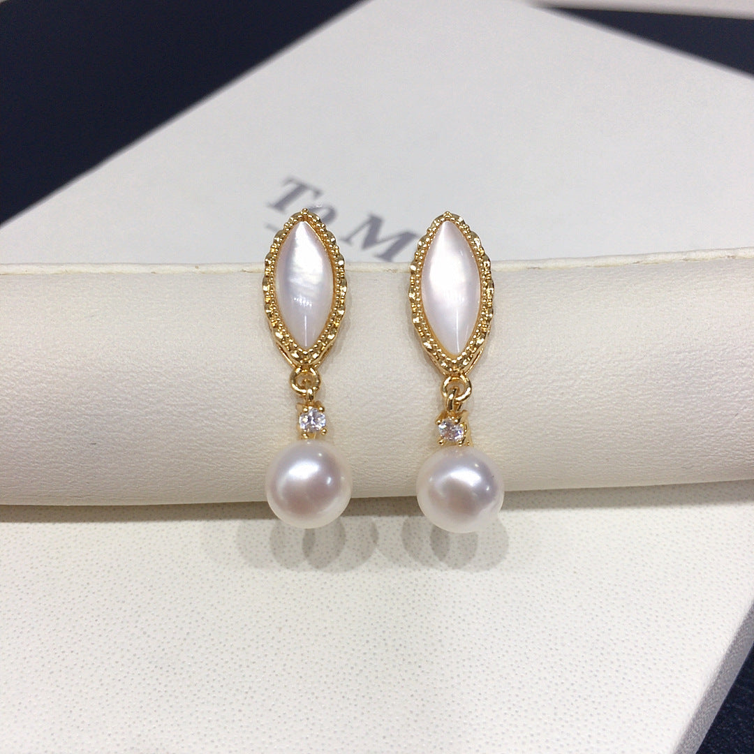 84 Natural freshwater pearl earrings for women with a high-end feel retro earrings natural seashell shell earrings
