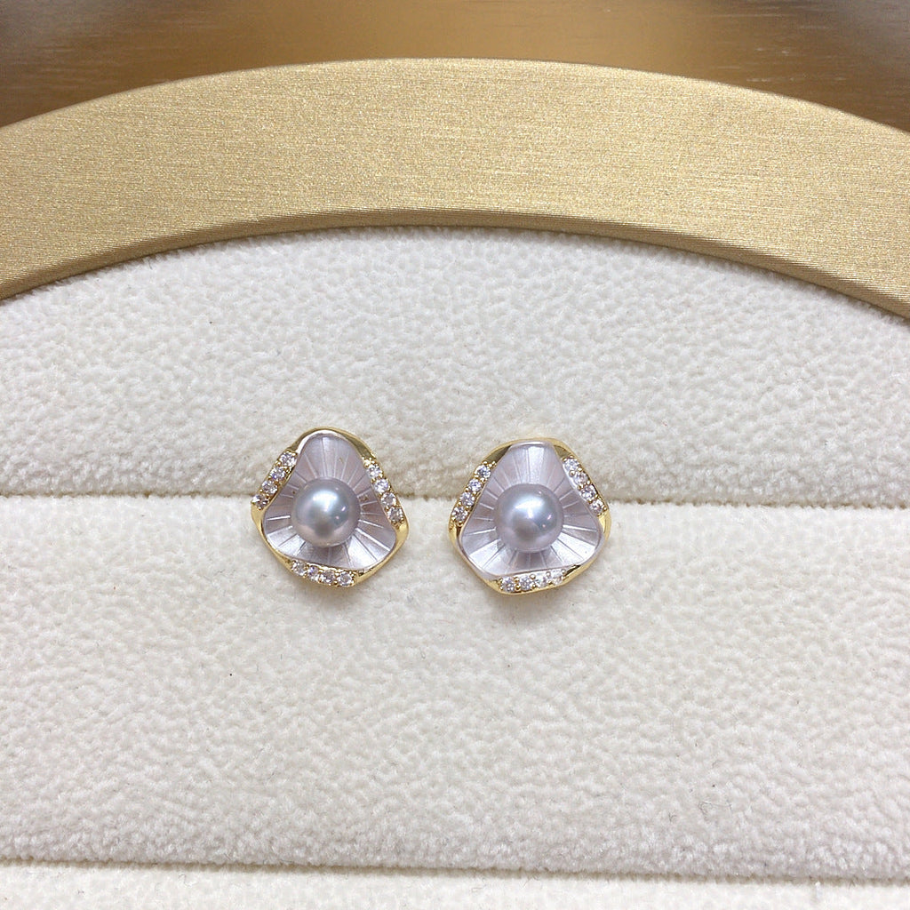 61 Natural freshwater pearl earrings Simple and fashionable lotus leaf shaped earrings Micro zircon pearl earrings
