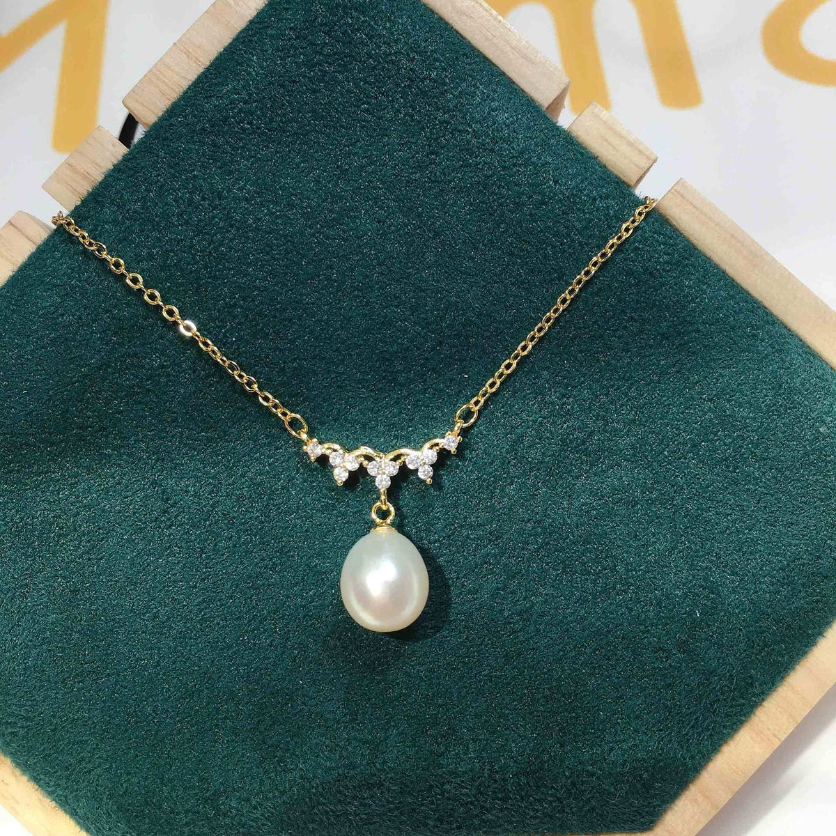 57 Natural Freshwater Pearl Pendant Wave Collarbone Chain Fashionable Micro-Inlaid Zircon Necklace