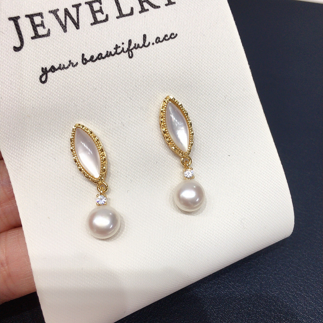 84 Natural freshwater pearl earrings for women with a high-end feel retro earrings natural seashell shell earrings