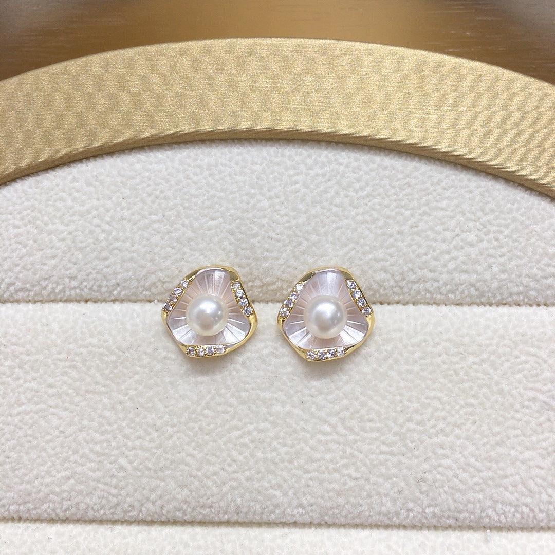 61 Natural freshwater pearl earrings Simple and fashionable lotus leaf shaped earrings Micro zircon pearl earrings