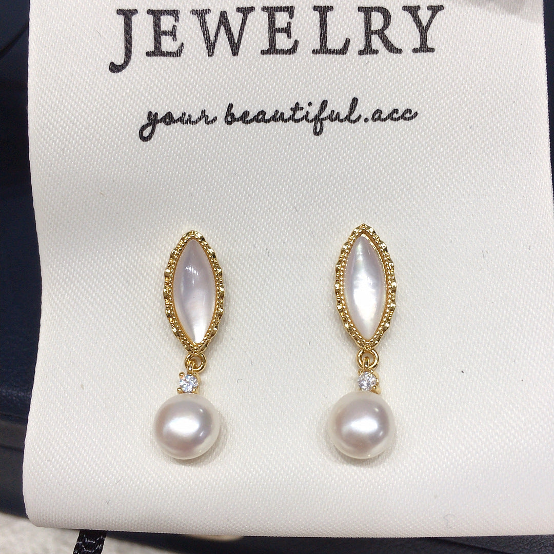 84 Natural freshwater pearl earrings for women with a high-end feel retro earrings natural seashell shell earrings